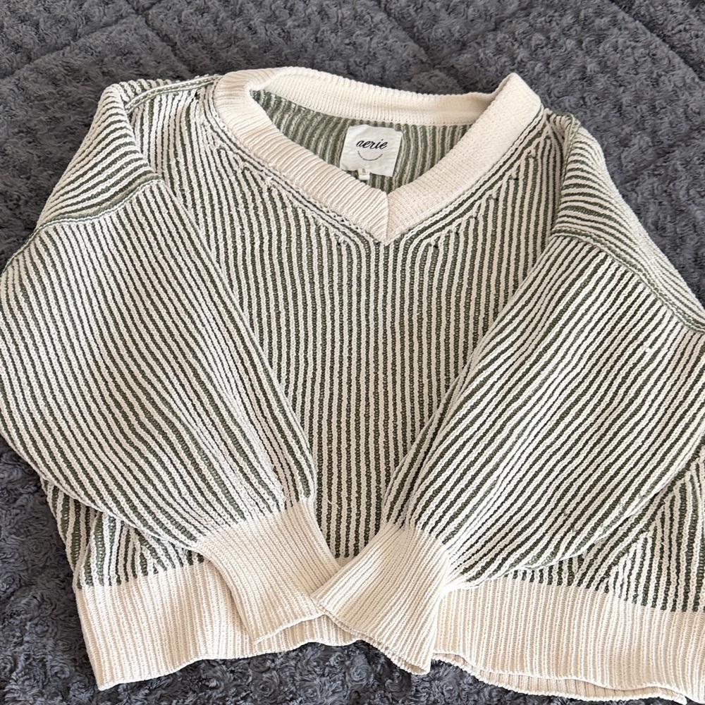 Aerie V-Neck Sweater - Cream and Green